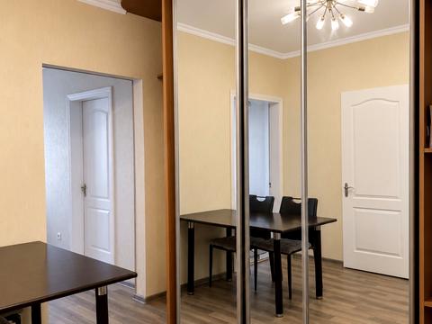 квартира за адресою Анни Ахматової вул., 37