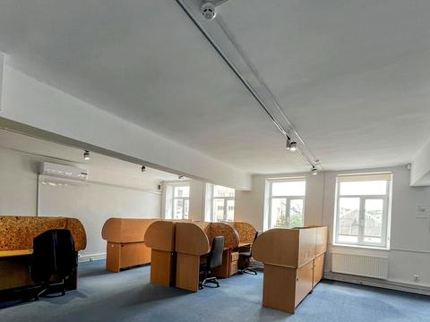 коммерческая по адресу Джерельная ул., 20а