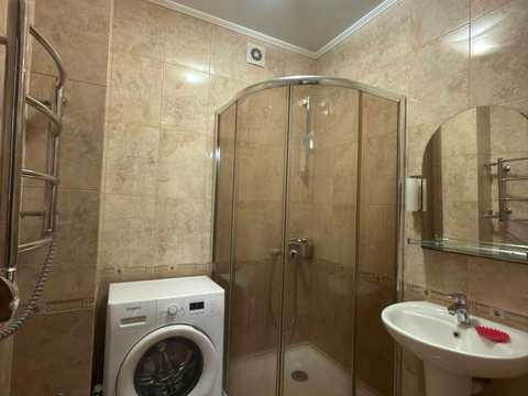 квартира за адресою Зоопаркова вул., 8в