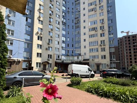 квартира за адресою Академіка Глушкова просп., 9-В