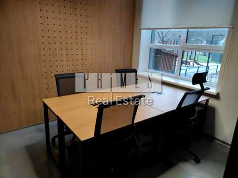 комерційна за адресою Польова вул., 38