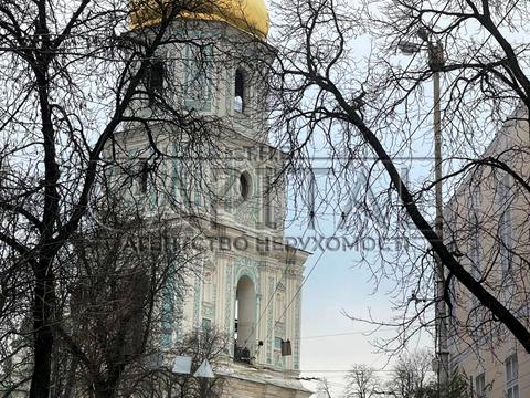 комерційна за адресою Софіївська пл., 25-Б