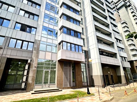 паркоместо по адресу Андрея Верхогляда ул. (Михайла Драгомирова), 16