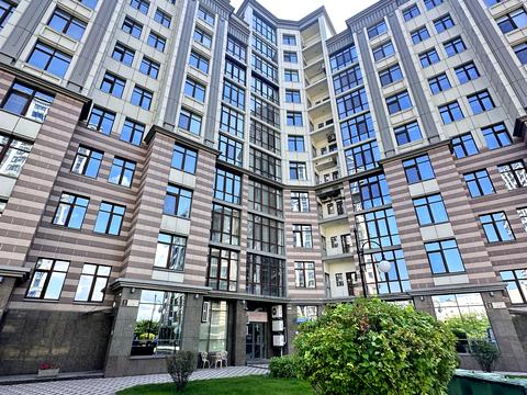 паркоместо по адресу Андрея Верхогляда ул. (Михайла Драгомирова), 16