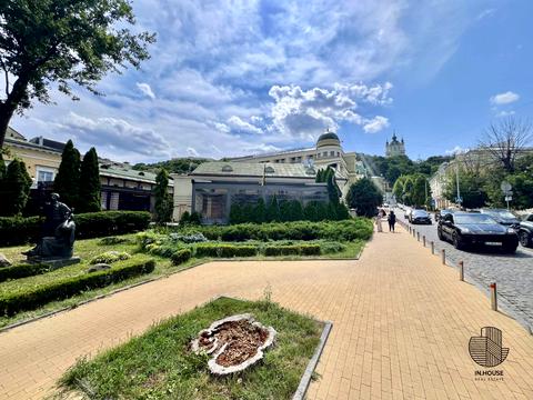 коммерческая по адресу Петра Сагайдачного ул., 27б
