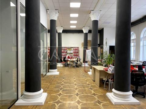 комерційна за адресою Велика Житомирська вул., 8-А