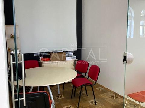комерційна за адресою Велика Житомирська вул., 8-А