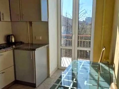 квартира за адресою Інститутська вул., 27/6