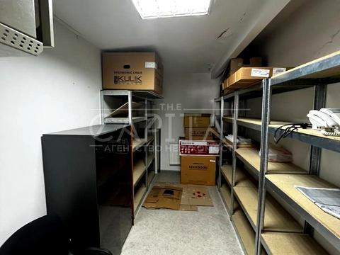 комерційна за адресою Новонаводницька вул. (Лаврська), 12
