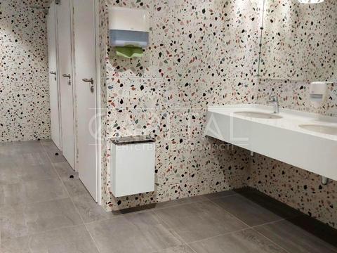 комерційна за адресою Жилянська вул., 75