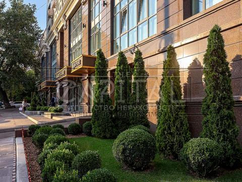 комерційна за адресою Київ, Жилянська вул., 68