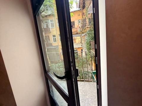 квартира за адресою Патріарха Димитрія Яреми вул. (Антона Чехова), 3