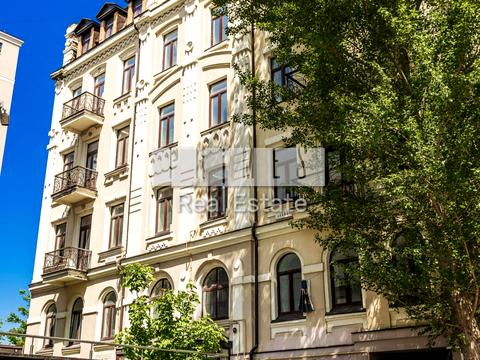 комерційна за адресою Січових Стрільців вул. (Артема), 66
