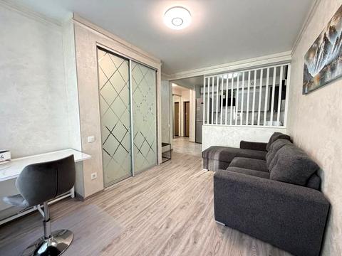 квартира по адресу Салютная ул., (Будинок 02301-02303)