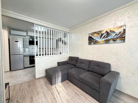 квартира по адресу Салютная ул., (Будинок 02301-02303)
