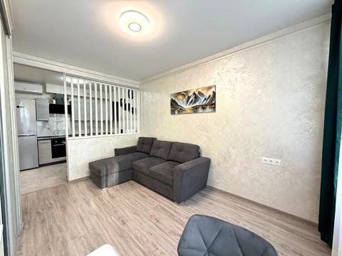 квартира по адресу Салютная ул., (Будинок 02301-02303)