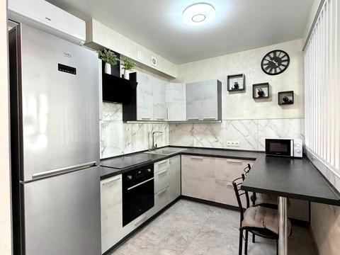 квартира по адресу Салютная ул., (Будинок 02301-02303)