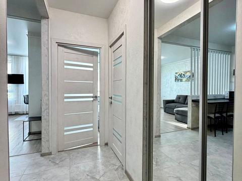 квартира по адресу Салютная ул., (Будинок 02301-02303)