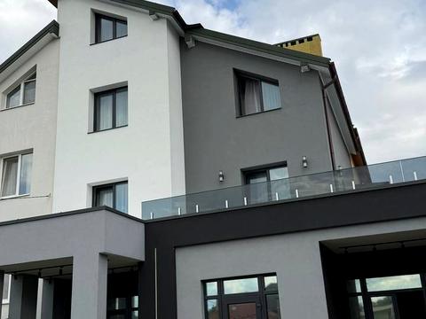 будинок за адресою Михайла Грушевського вул.
