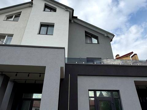 будинок за адресою Михайла Грушевського вул.