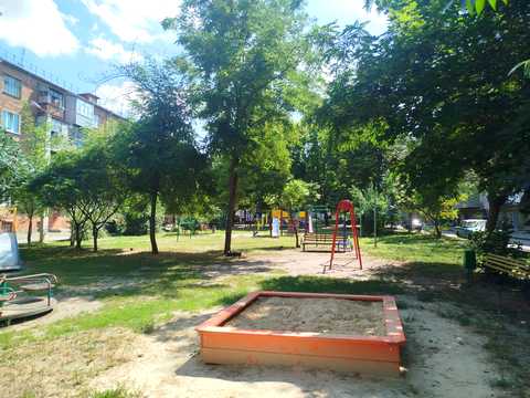 квартира за адресою Морозова вул., 1