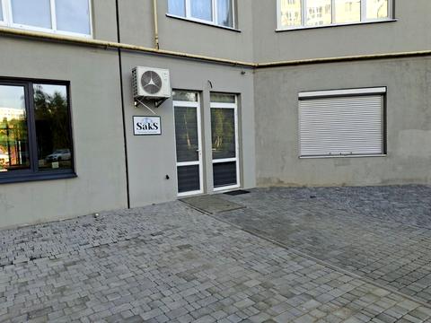 комерційна за адресою Івана Величковського вул., 70-А