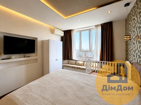 квартира за адресою Анни Ахматової вул., 32/18