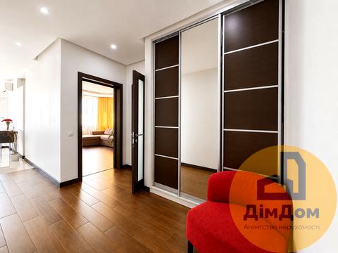 квартира за адресою Анни Ахматової вул., 32/18