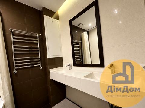 квартира за адресою Анни Ахматової вул., 32/18