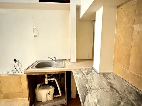 комерційна за адресою Костянтинівська вул., 54