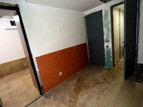 комерційна за адресою Костянтинівська вул., 54