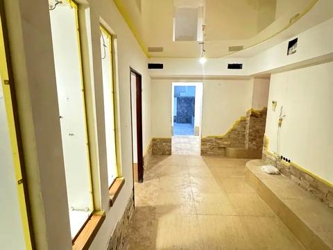 комерційна за адресою Костянтинівська вул., 54