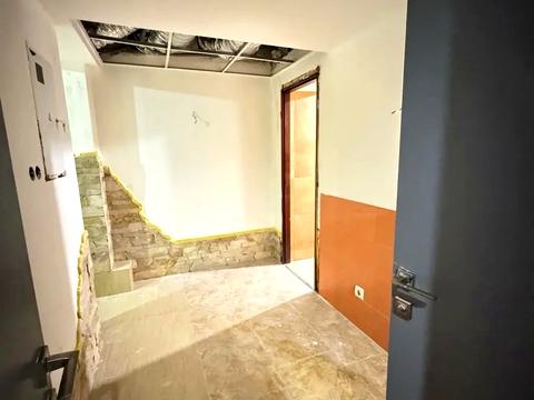 комерційна за адресою Костянтинівська вул., 54