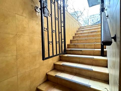 комерційна за адресою Костянтинівська вул., 54