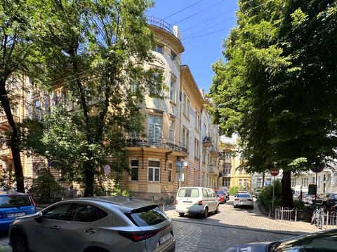 квартира за адресою Академіка Богомольця вул., 3