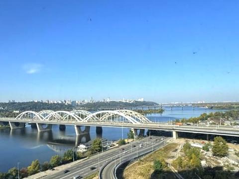 квартира за адресою Дніпровська набережна вул., (Будинок 9)
