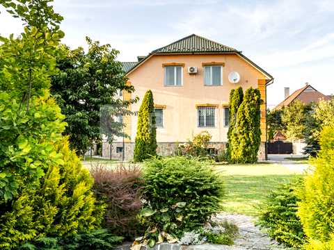 будинок за адресою с. Клузів, Квіткова, 10