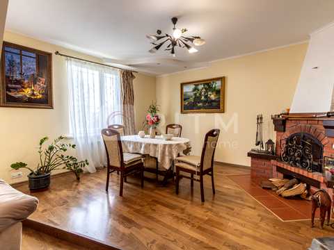 будинок за адресою с. Клузів, Квіткова, 10
