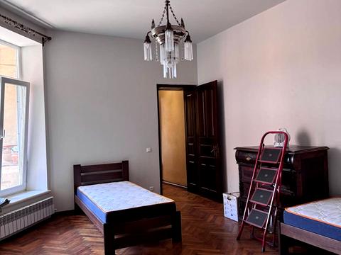 квартира за адресою Івана Франка вул., 4