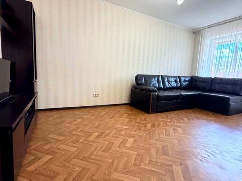 квартира за адресою Анни Ахматової вул., 14-Б