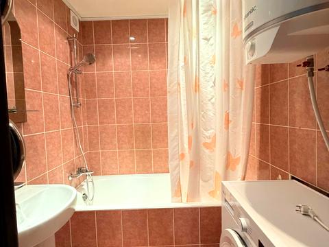 квартира за адресою Анни Ахматової вул., 14-Б