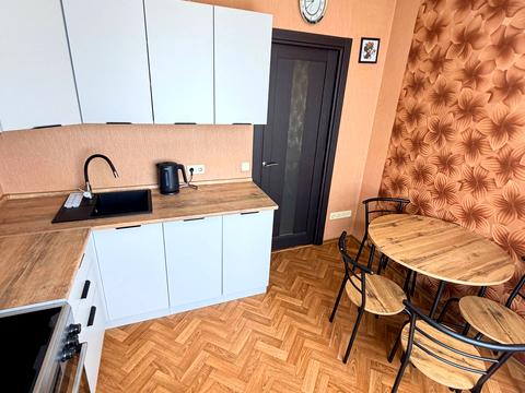 квартира за адресою Анни Ахматової вул., 14-Б