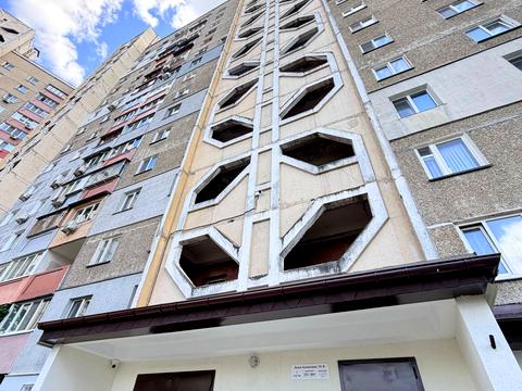 квартира за адресою Анни Ахматової вул., 14-Б