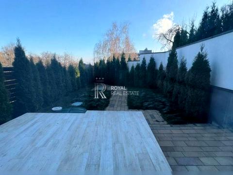 комерційна за адресою Київ, Миколи Соловцова вул., (Будинок)