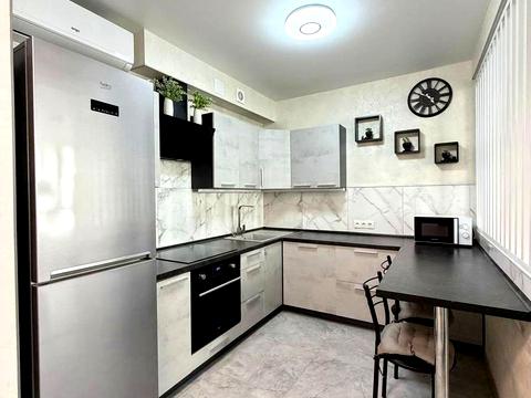 квартира по адресу Салютная ул., (Будинок 02301-02303)