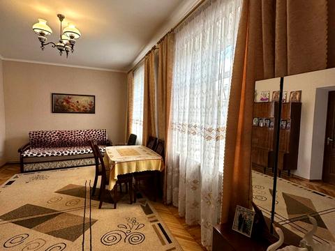 дом по адресу Евгения Патона ул. (Сергія Лазо)