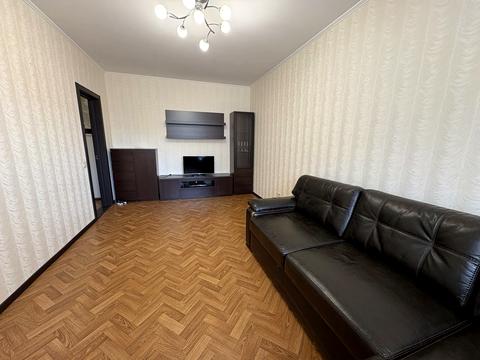 квартира за адресою Анни Ахматової вул., 14-Б