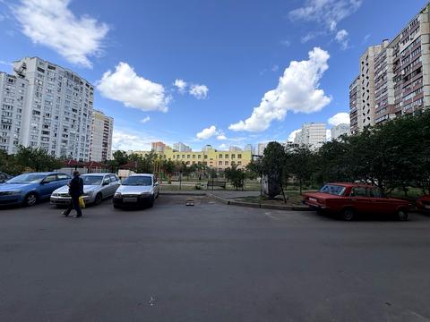 квартира за адресою Анни Ахматової вул., 14-Б