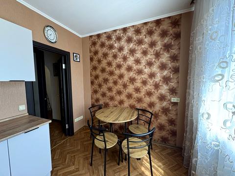 квартира за адресою Анни Ахматової вул., 14-Б