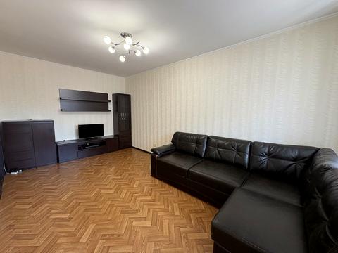 квартира за адресою Анни Ахматової вул., 14-Б